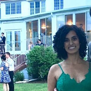 Meet your Posher, Daniela